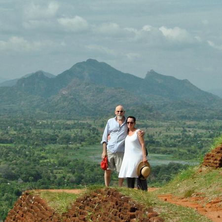 Kassapa Home Stay Sigiriya Bagian luar foto
